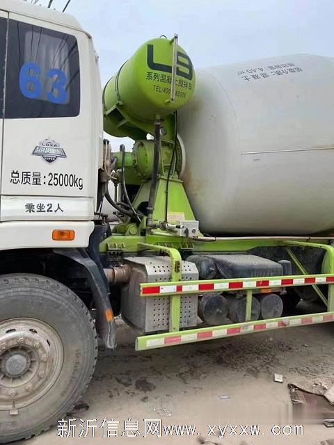 二手欧曼搅拌车出售 大14方 后八轮 国五雷萨上装